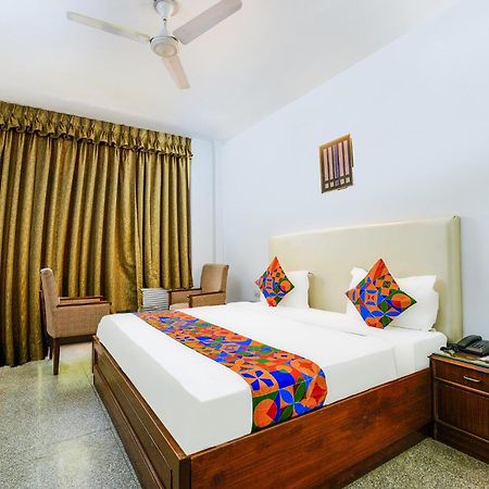 Hotel Exotica Leisure Valley, غورغاون المظهر الخارجي الصورة