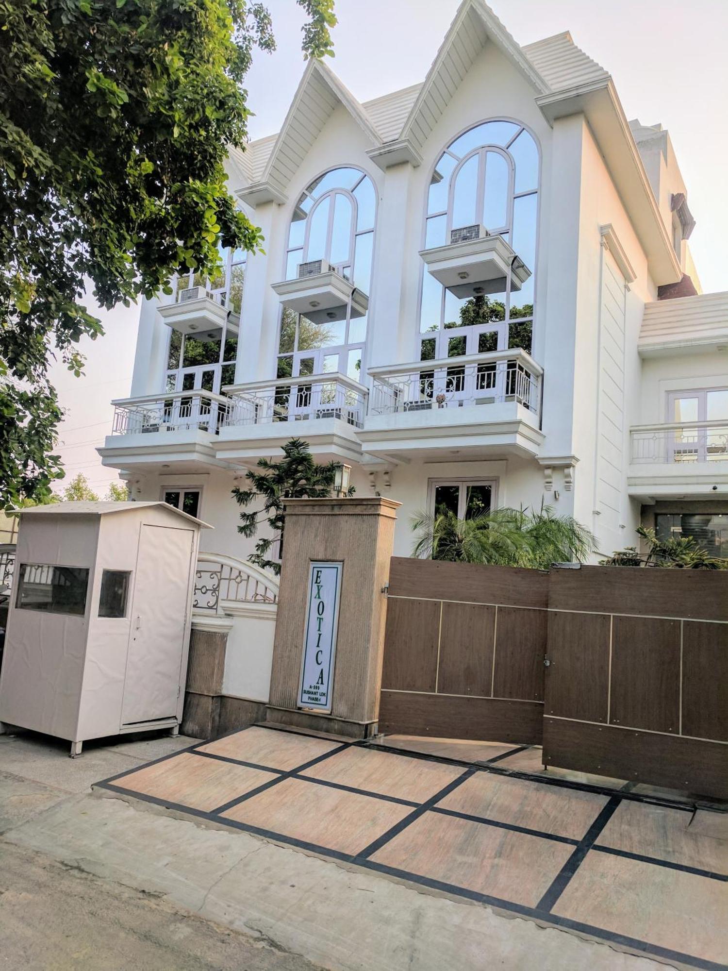 Hotel Exotica Leisure Valley, غورغاون المظهر الخارجي الصورة