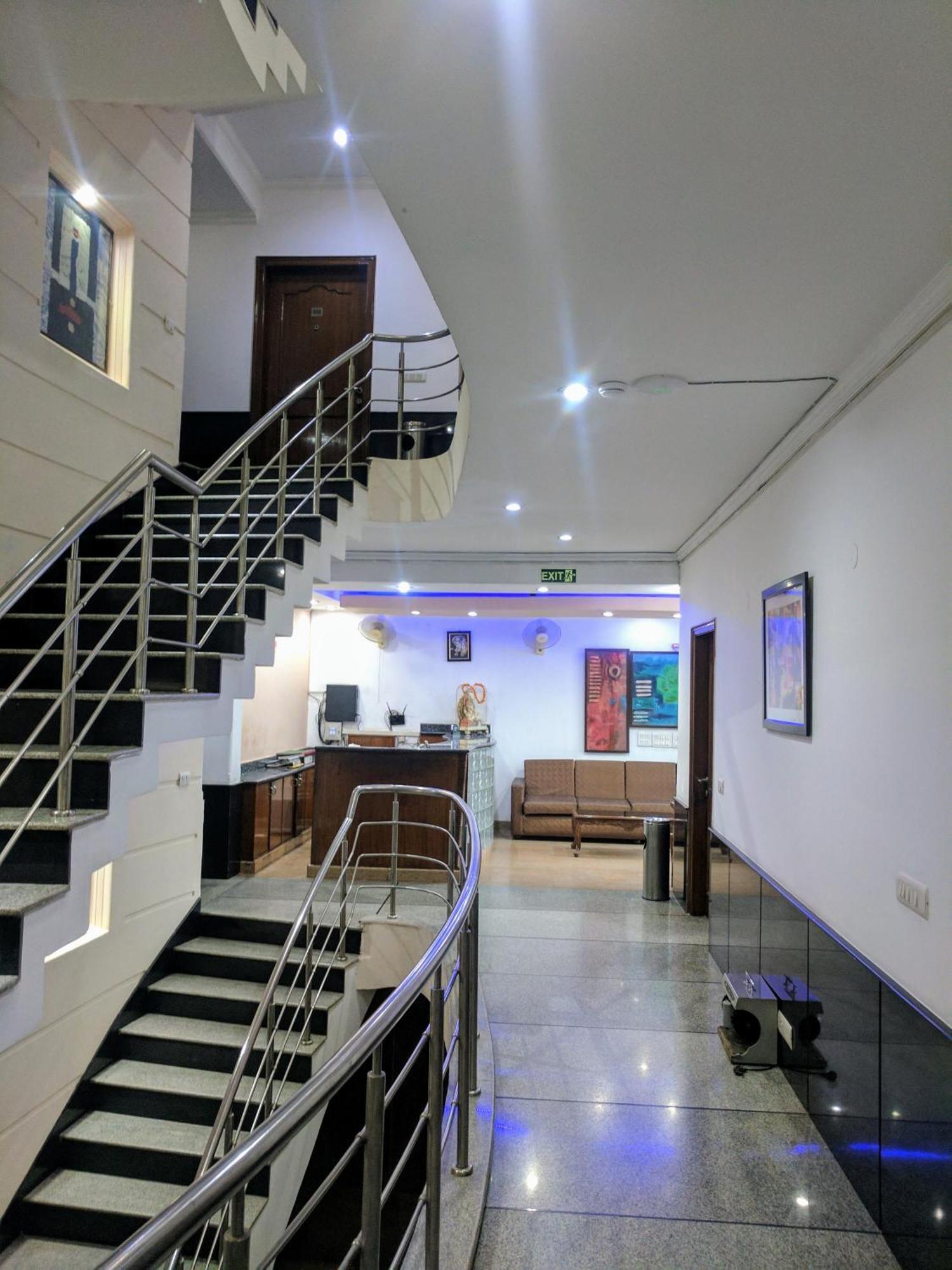 Hotel Exotica Leisure Valley, غورغاون المظهر الخارجي الصورة
